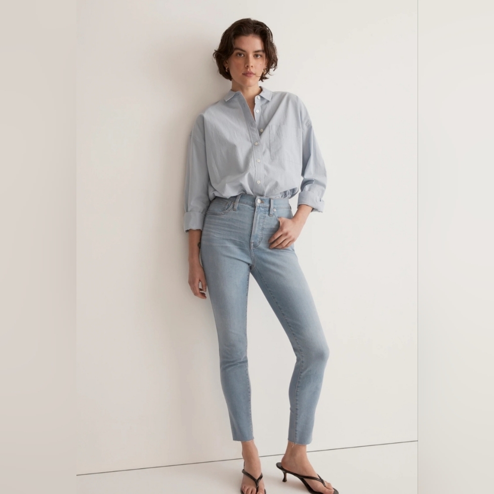 Madewell 10” High-Rise Skinny Crop Raw Hem. Style# NI913. Size 31. Light Wash. - Picture 2 of 11